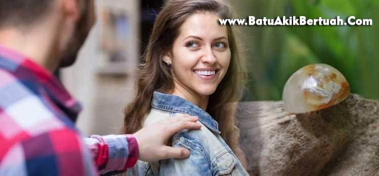 Cara-Menggunakan-Batu-Akik-Pengasihan